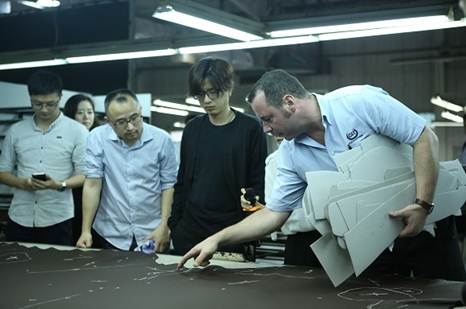 伟巴斯特的极致天窗工艺新葡京娱乐场app遇见(图9)